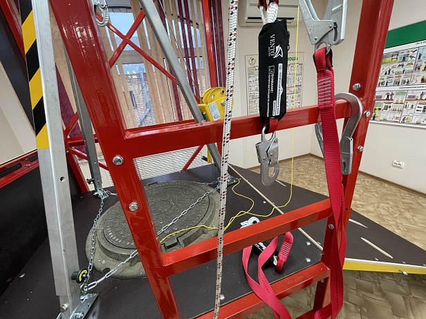 г. Нижнекамск. ЧОУ ДПО «Безопасность труда» рады сообщить что в Нижнекамске открылся первый наш сертифицированный полигон "АЛЬПИНИСТ" для отработки навыков безопасных работ на высоте.